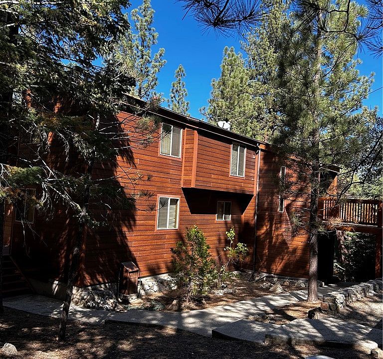 1st image of 1225 Azalea Dr