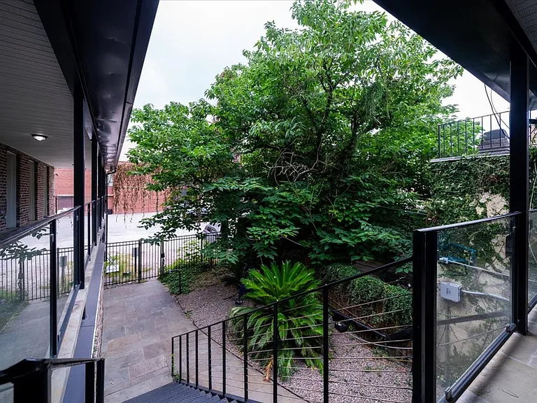 348 King St #H — Photo 6