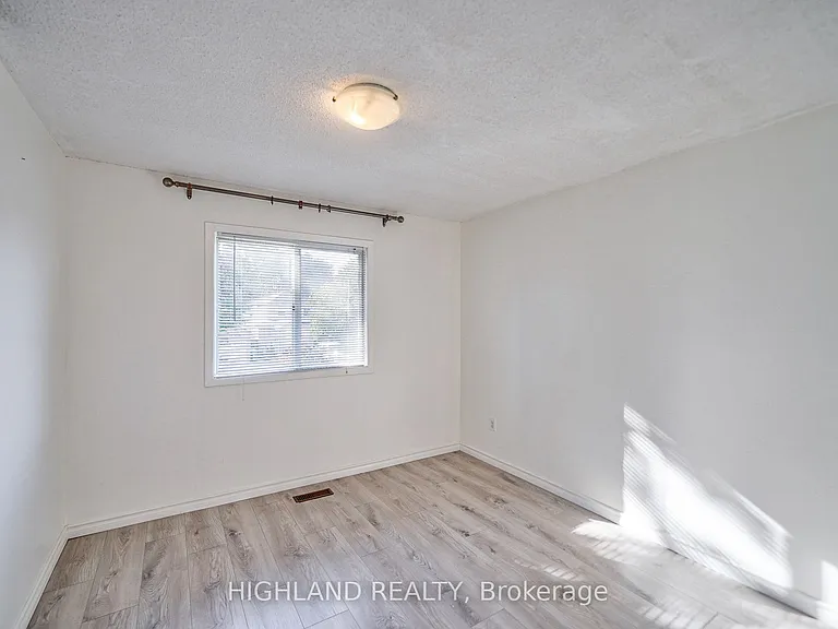 6455 Tisler Cres — Photo 19