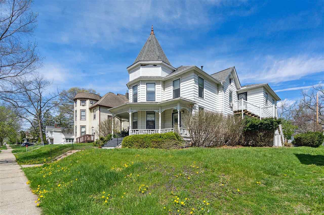 314 Church St, Iowa City, IA 52245 | Zillow