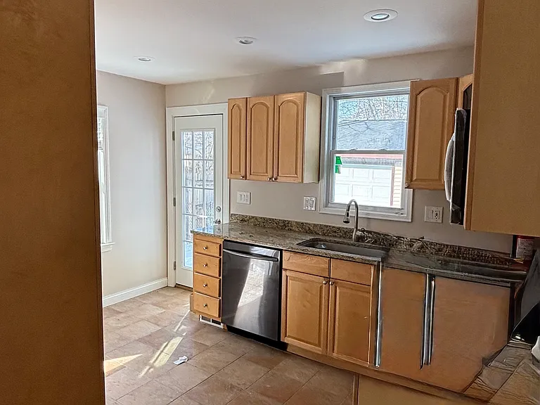 1831 Bowers Ave — Photo 3