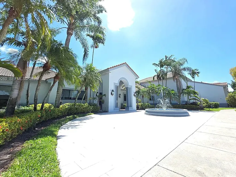 2400 S University Dr #324 — Photo 9
