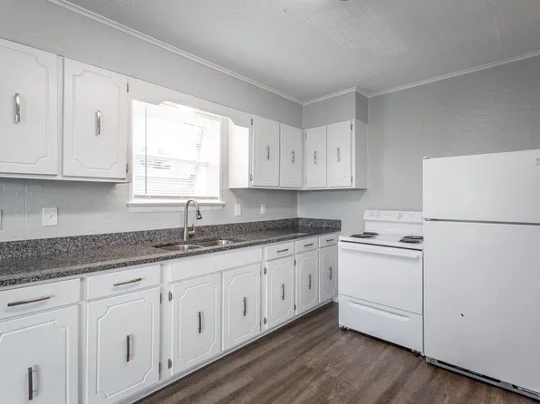 Multi-Family Property in Fort Oglethorpe, 114 Van Cleve St APT 3, Fort Oglethorpe, GA 30742