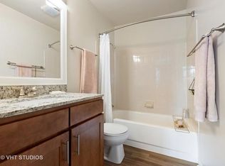 56 Sterling Cir APT 202, Wheaton, IL 60189