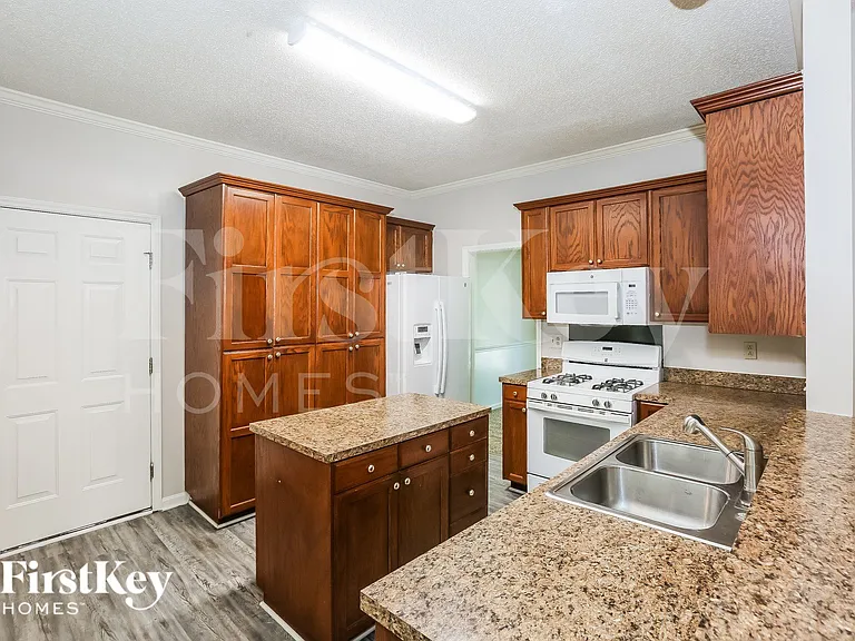 10400 Hellebore Rd — Photo 7