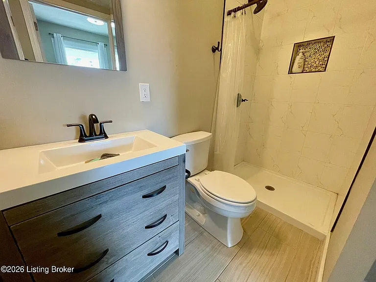 1089 E Kentucky St — Photo 7