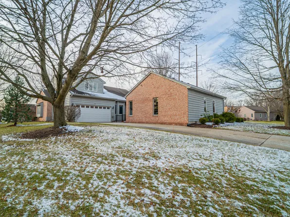 3721 Chimney Hill Dr, Valparaiso, IN 46383