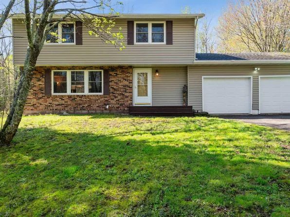 28 N Cloquet Rd E, Esko, MN 55733