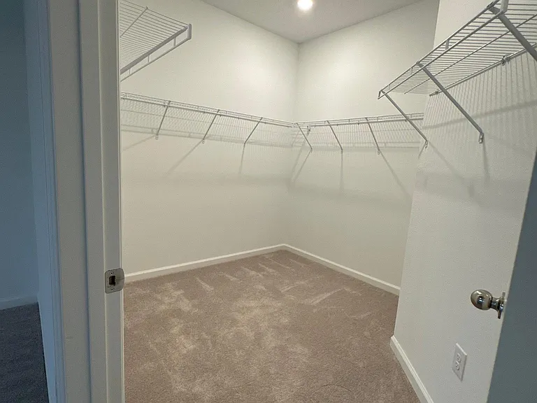 Walk-in closet - Main bedroom