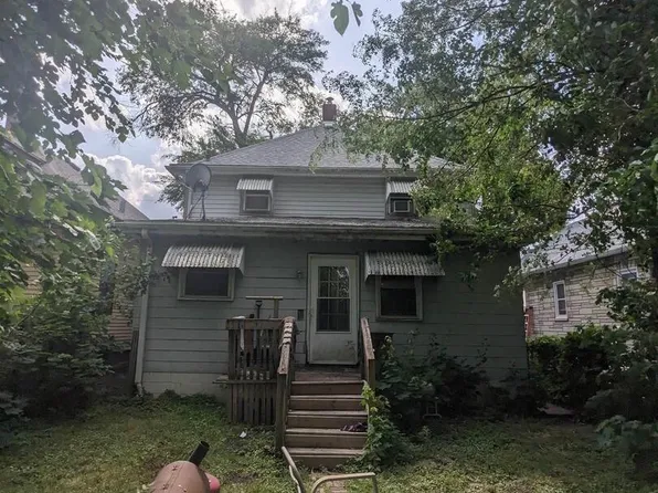 1324 17th St E, Moline, IL 61265