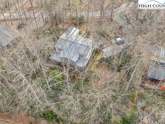 3rd image of 495 Betsy Circle