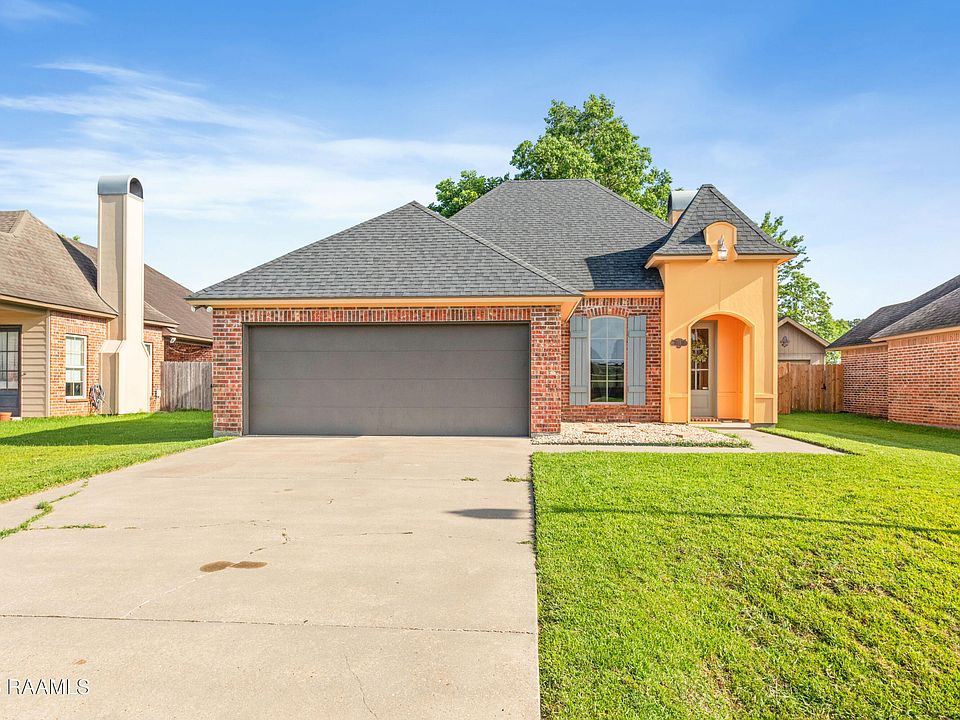 1st image of 138 Legend Creek Dr