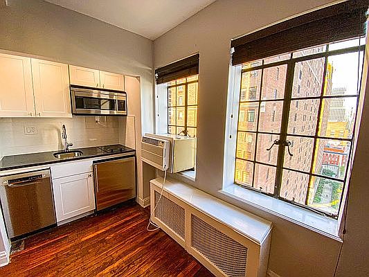 3rd image of 5 Tudor City Pl APT 1439