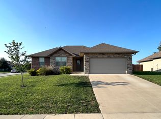 1909 E Parrin Ave, Ozark, MO 65721