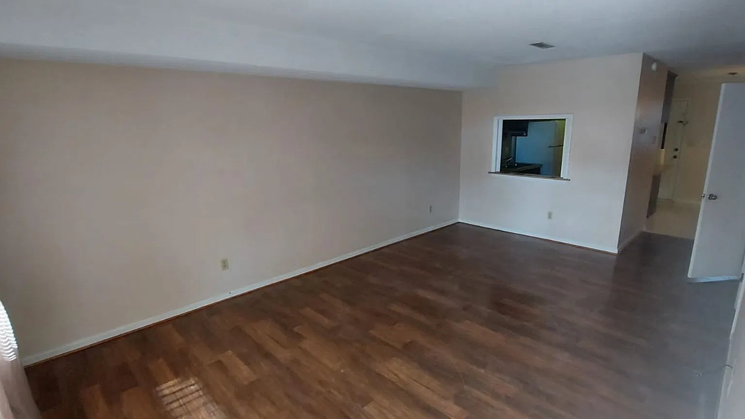 Cozy 2 bedrooms 2 bathrooms colonial-like home located in lexington — Photo 3