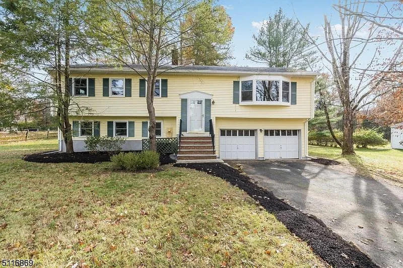 25 Frohlin Dr photo 1