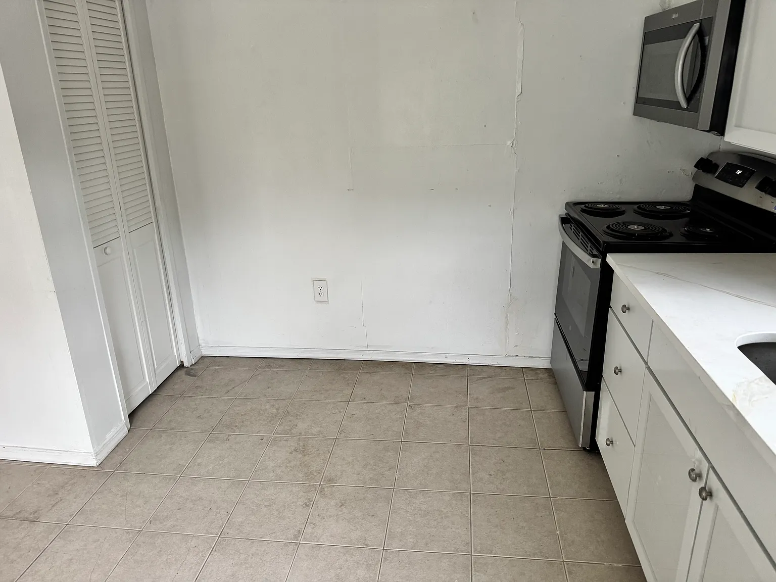 2 bed, 1000 sqft, $1,950 — Photo 4