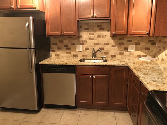 2nd image of 990 Perrie Dr APT 204