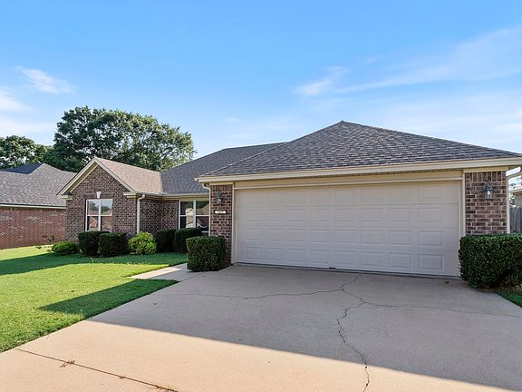 2nd image of 1405 Lauren Dr