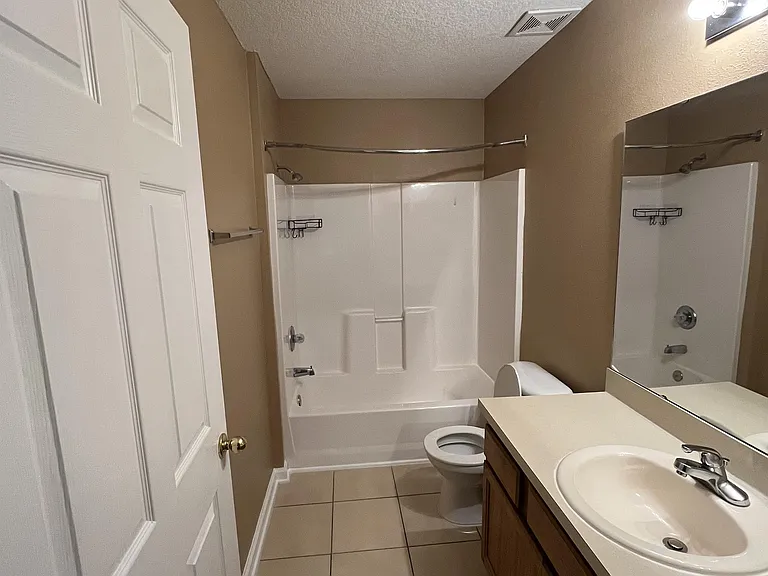 3670 Kirkpatrick Cir #14 — Photo 9