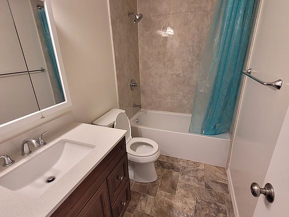5th image of 274 Evergreen Ave #C