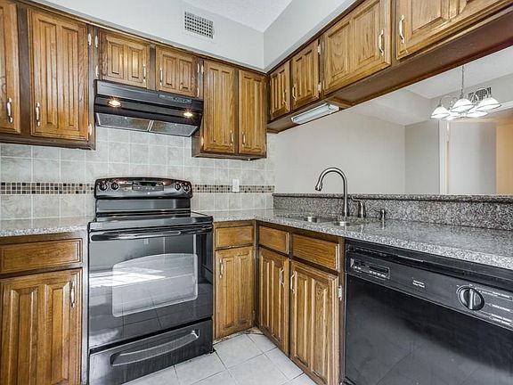 2nd image of 843 Dublin Dr #3