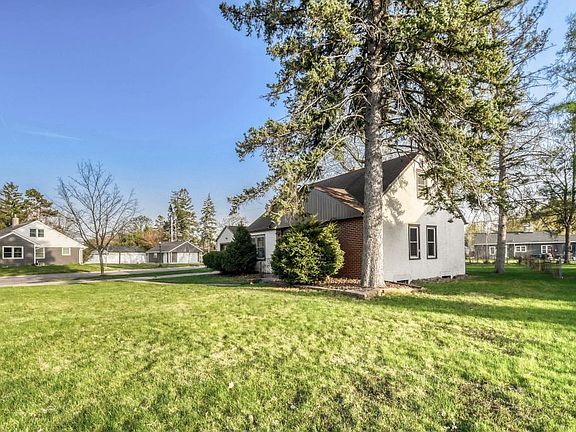 3rd image of 2108 La Crosse Ave