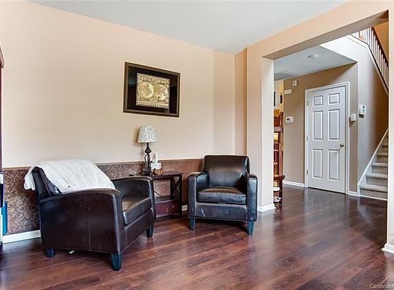 4th image of 8518 Appledale Dr