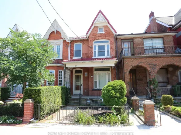 15 Oxford St, Toronto, ON M5T 1N8