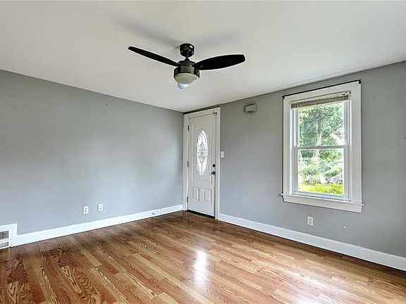 4th image of 264 Phillips St