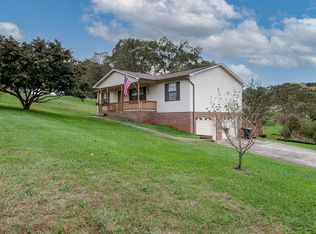 2706 Ridgeview Dr, Maryville, TN 37801