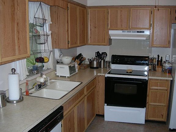 3rd image of 1213 Thomasina Dr