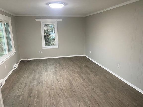 4th image of 5661 W Day Cir