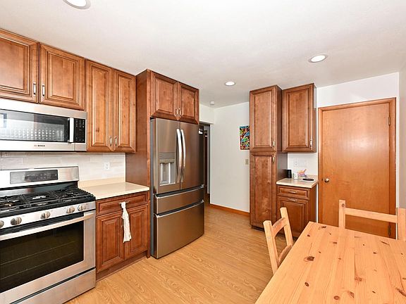5th image of 1715 Monroe AVENUE
