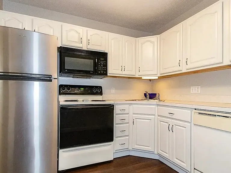 1254 Meadow Run — Photo 3