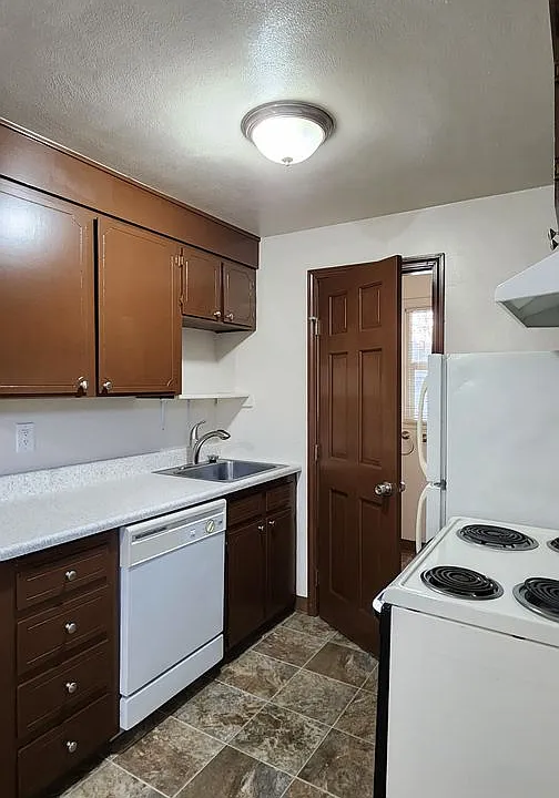 232a-Martha Washington Apartments
