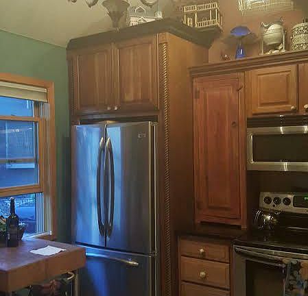 2nd image of 705 Meadow Dr