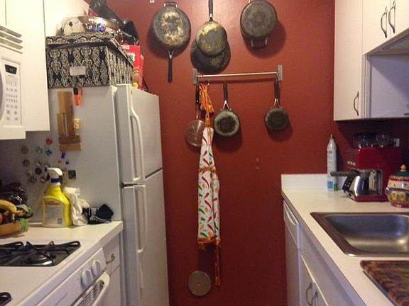 2nd image of 568 Kellogg St APT B