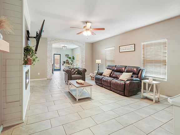 3rd image of 11315 Sierra Gorda Dr