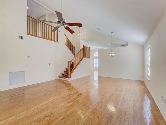 5th image of 7095 SE Twin Oaks Circle