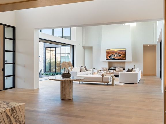 5th image of 23 Sanctuary Peak Ct