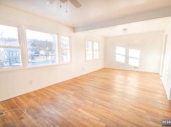3rd image of 59 Mississippi Ave