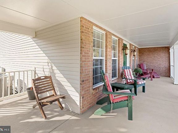 3rd image of 17656 Marsh Harbor Ln