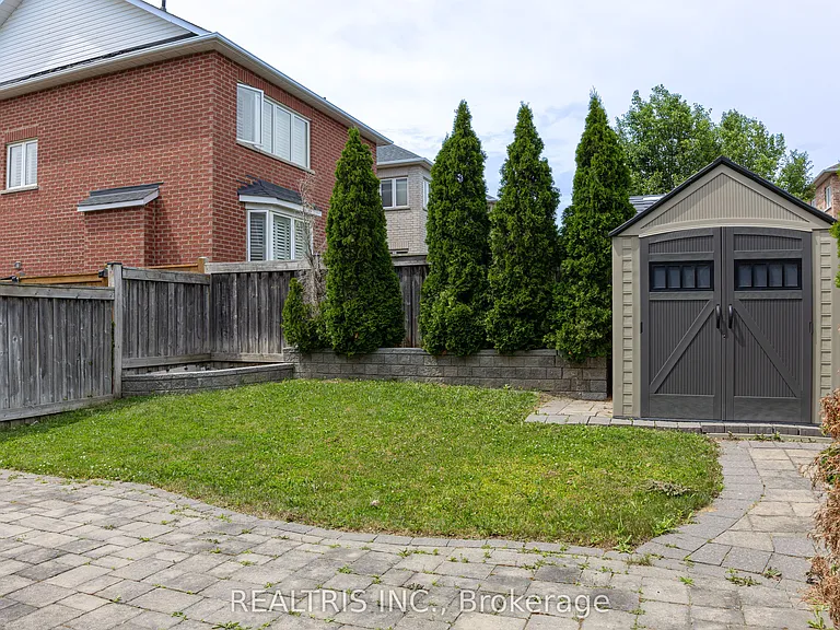 7 Mantle Ave — Photo 4