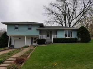 417 E Walnut St, Dodgeville, WI 53533