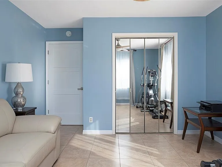 2710 Hibiscus Dr W — Photo 25