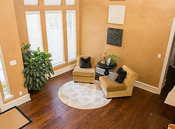 3rd image of 2536 Mosswood Dr
