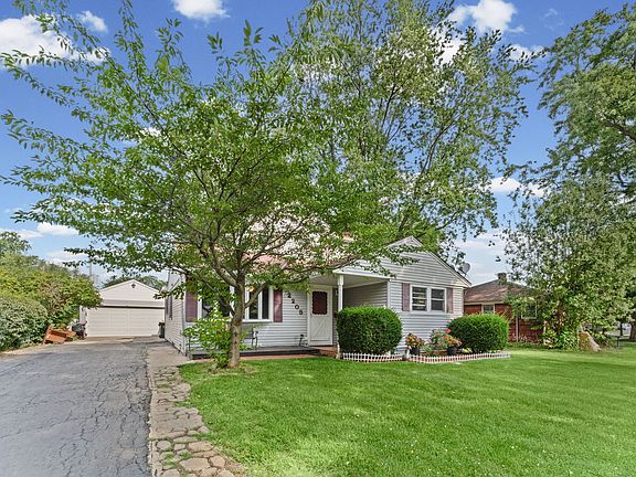 2nd image of 2205 Bluebird Ln