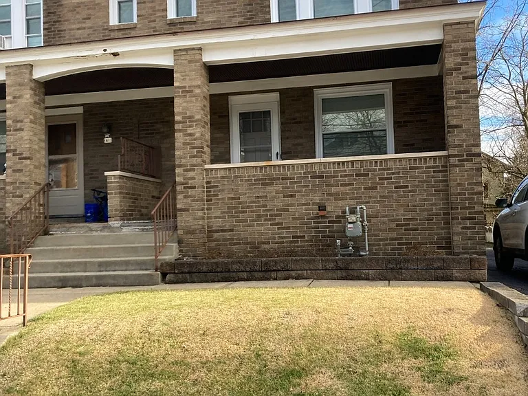 63 S Bryant Ave — Photo 2