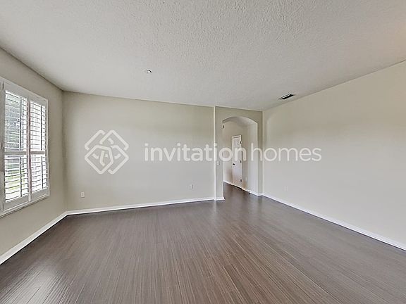 5th image of 604 Dartford Ct